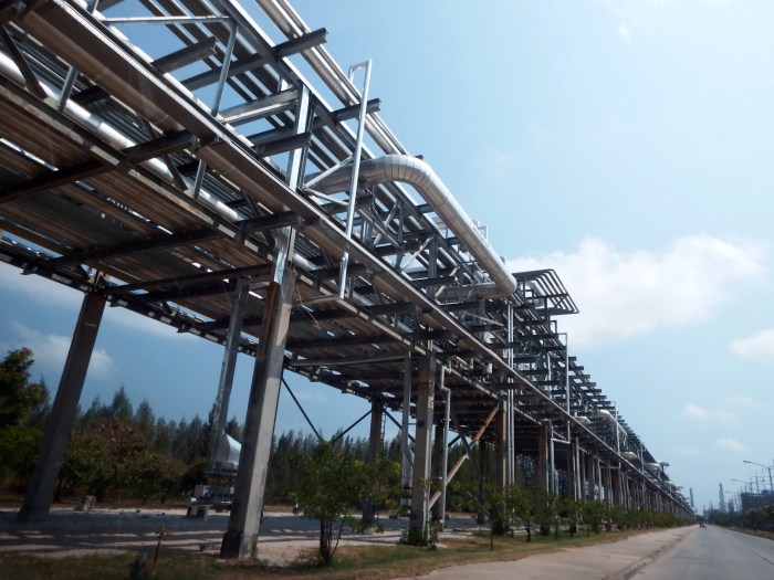 Industrial Oil / Gas Pipeline Free Stock Photo - Public Domain Pictures